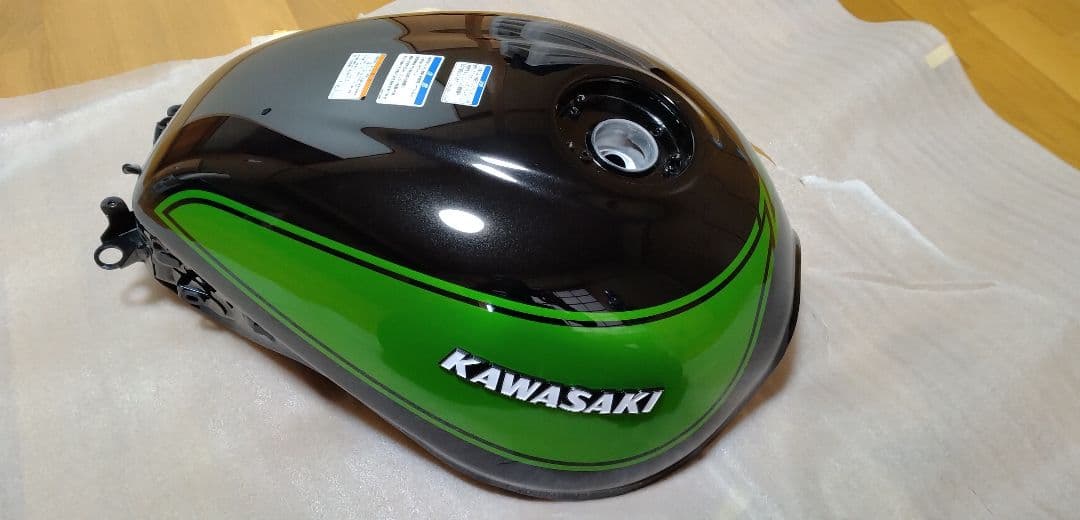 Kawasaki Z900RS　2025年ノーマル外装一式