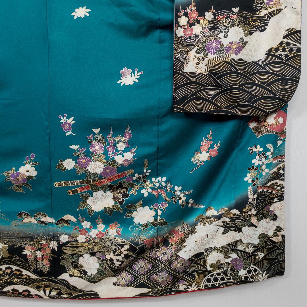 R7SK1329 振袖+帯 2点セット 花々 御所車 波 青緑 ゴールド 六通柄