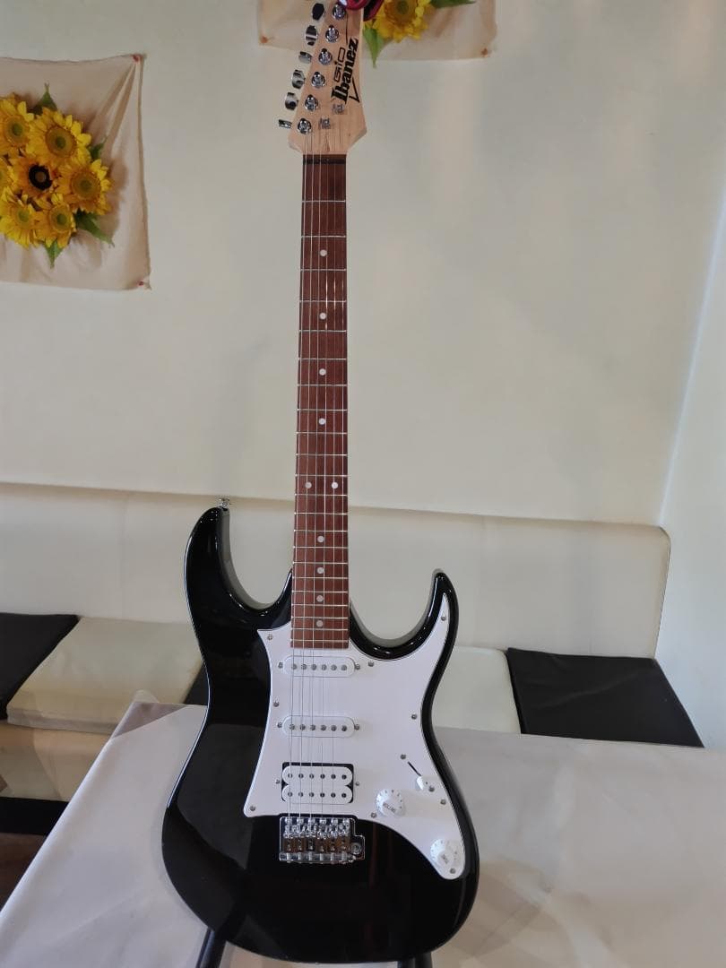 エレキギター ブラック ボリューム・トーン付き