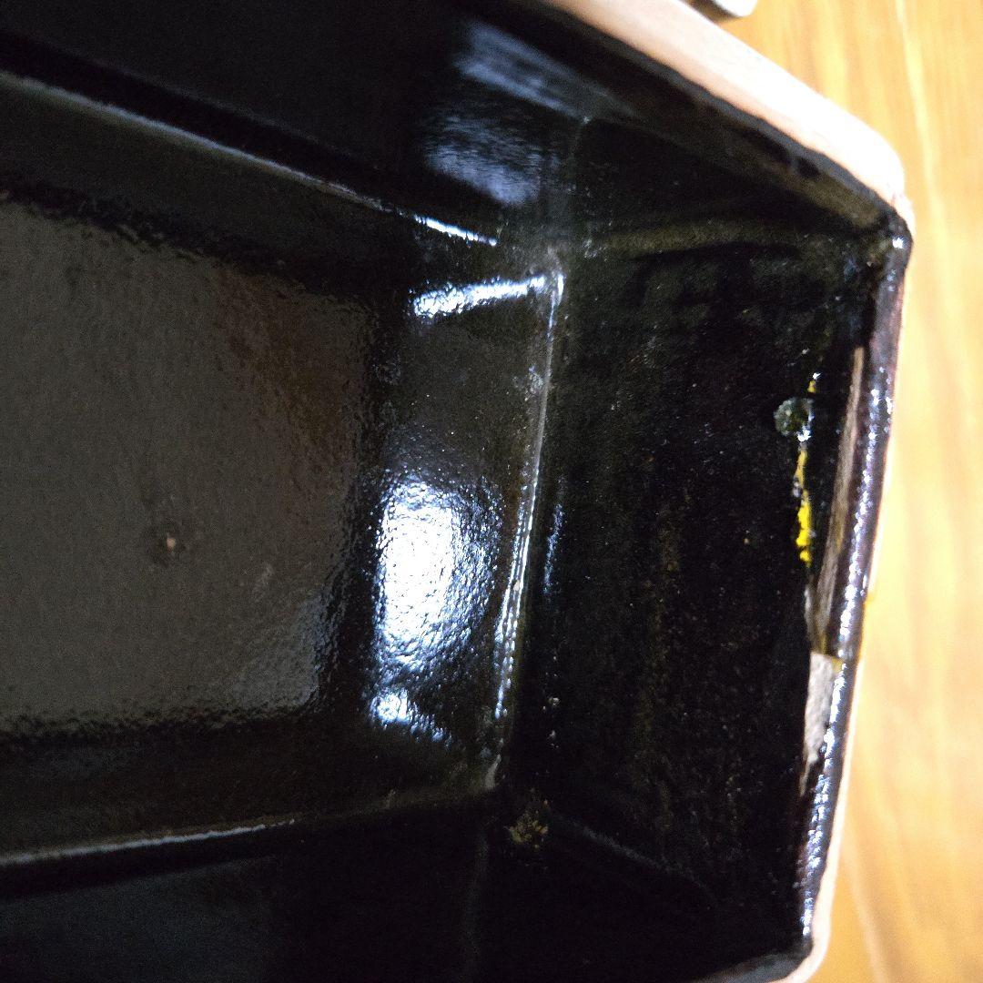 紅葉模様の陶器の箱　一部かけあり