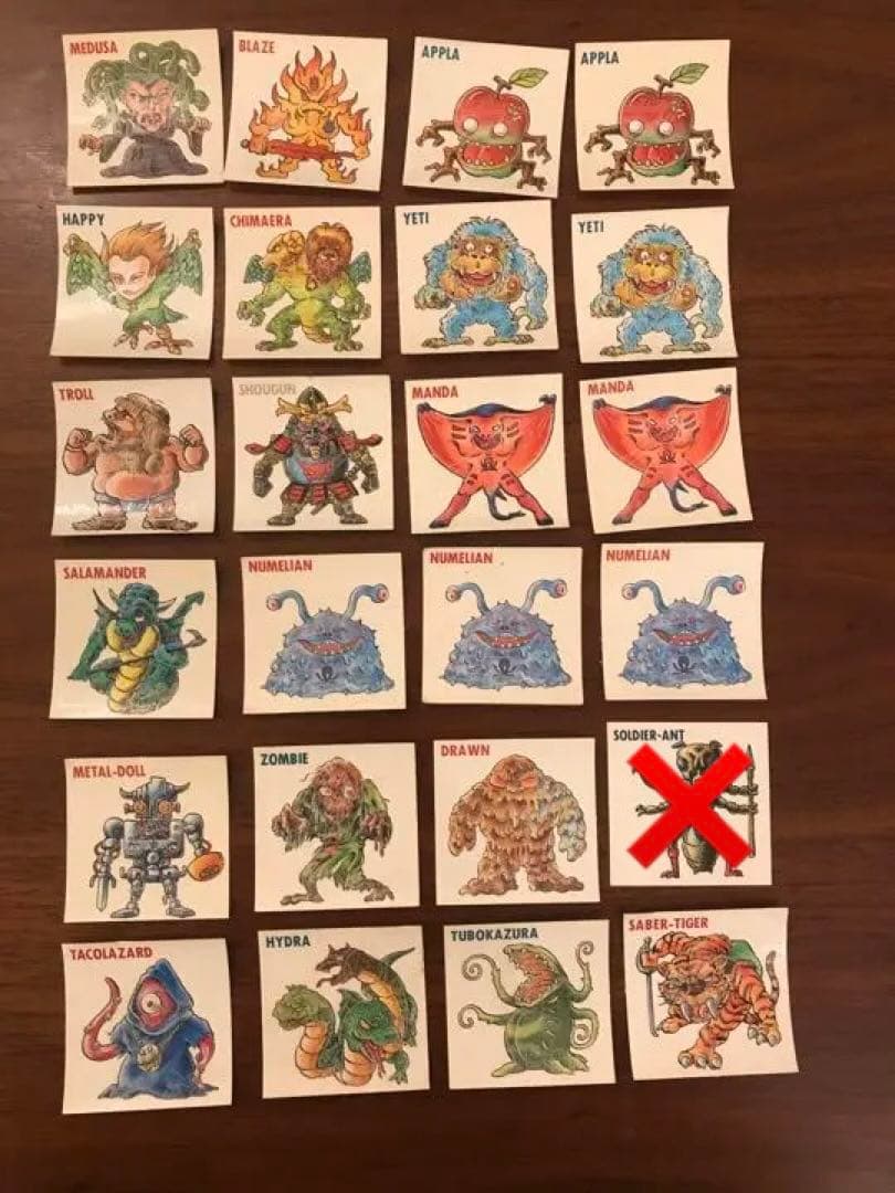 【変更有り】ネクロスの要塞　フィギュア　カード　シール　箱