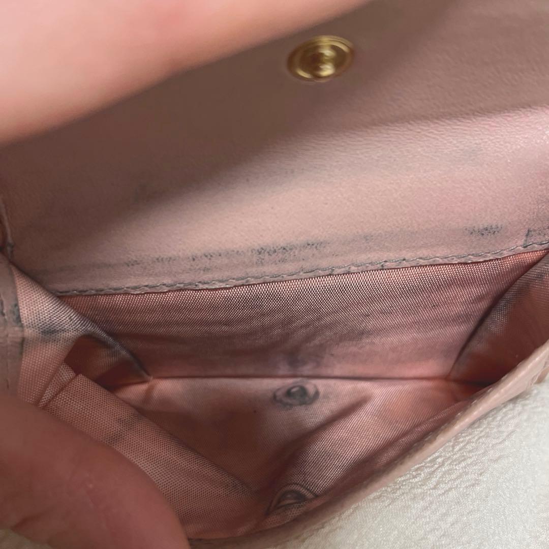miumiu 二つ折り財布