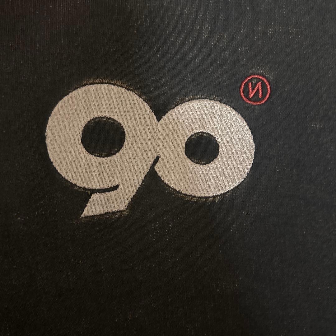ブラックパーカー フード付き 90のロゴ