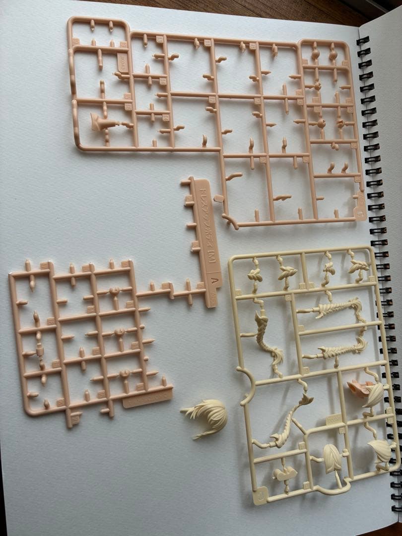 布スカート付き　コトブキヤ限定薬師寺久遠ベースの寄せ集めジャンク　創彩少女庭園