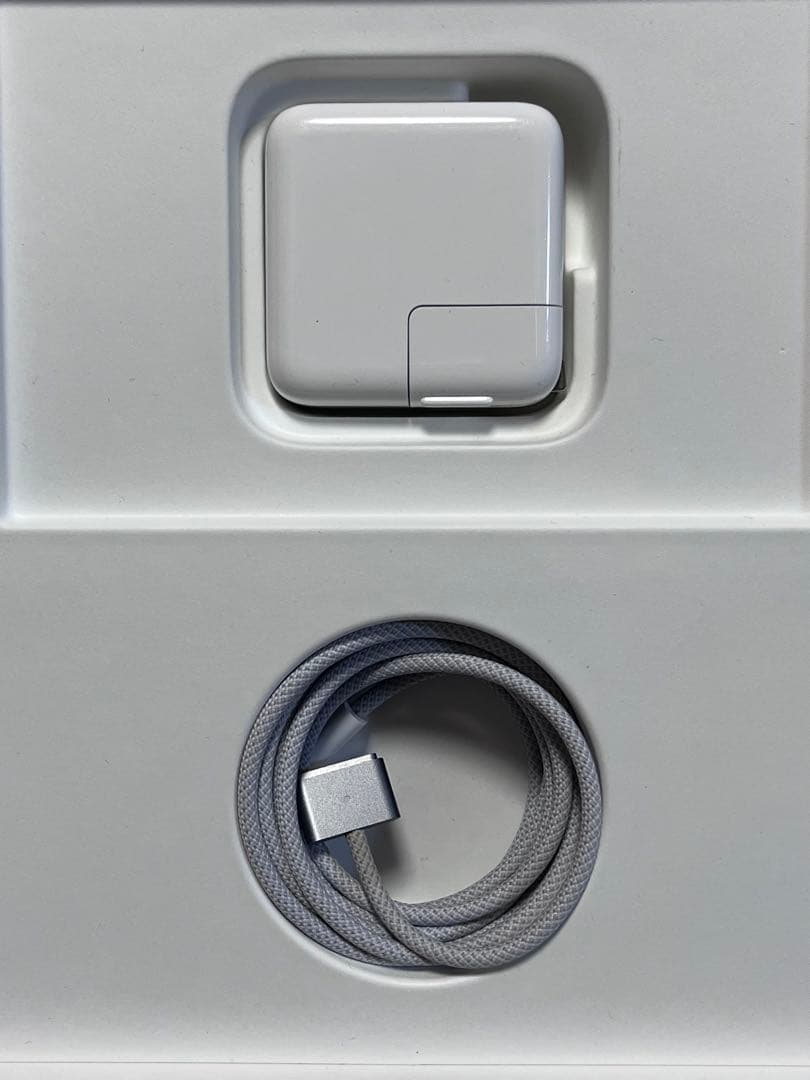 MacBook本体 MacBook Air (M2, 2022)