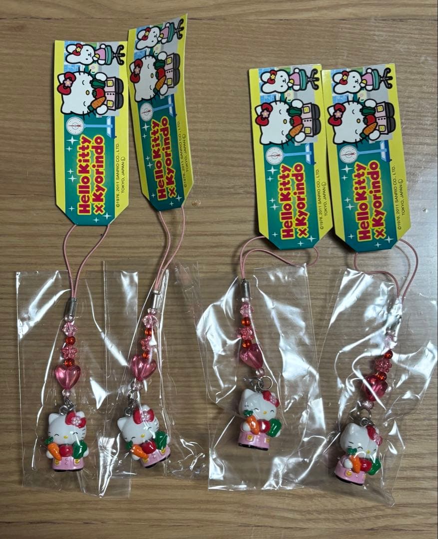 Hello Kitty Kyoroido 栄養士激レアストラップ 4個セット