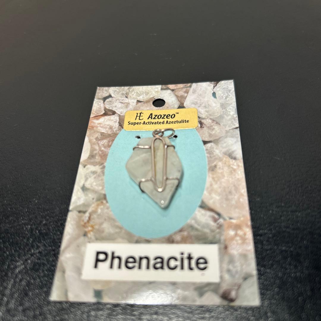 H&E社フェナカイト(AZOZEO) ワイヤーラップ ペンダントトップ 3.6g