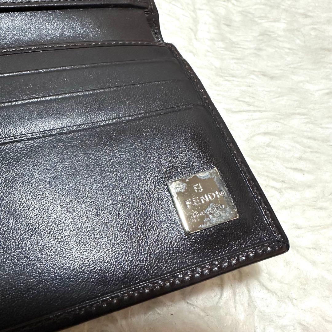 FENDI✨フェンディ　三つ折り財布 ズッカ　ロゴ入り　ユニセックス　ブラウン