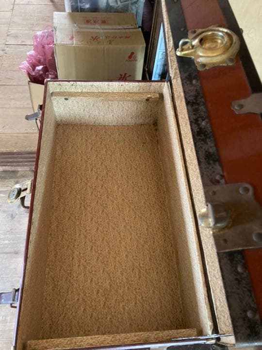 鍵付き船トランク