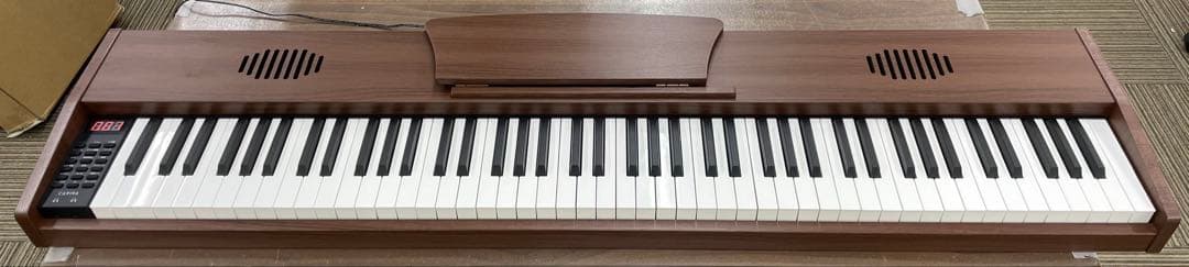 スタンド付き　電子ピアノ88鍵盤　木目調ボディ　マホガニー