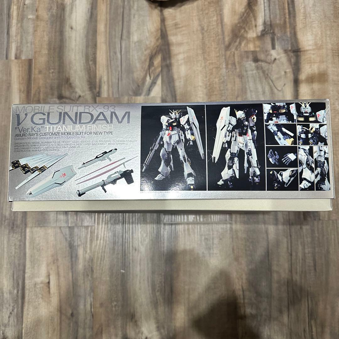 美品 1/100 MG ニューガンダム Ver.Ka チタニウムフィニッシュ
