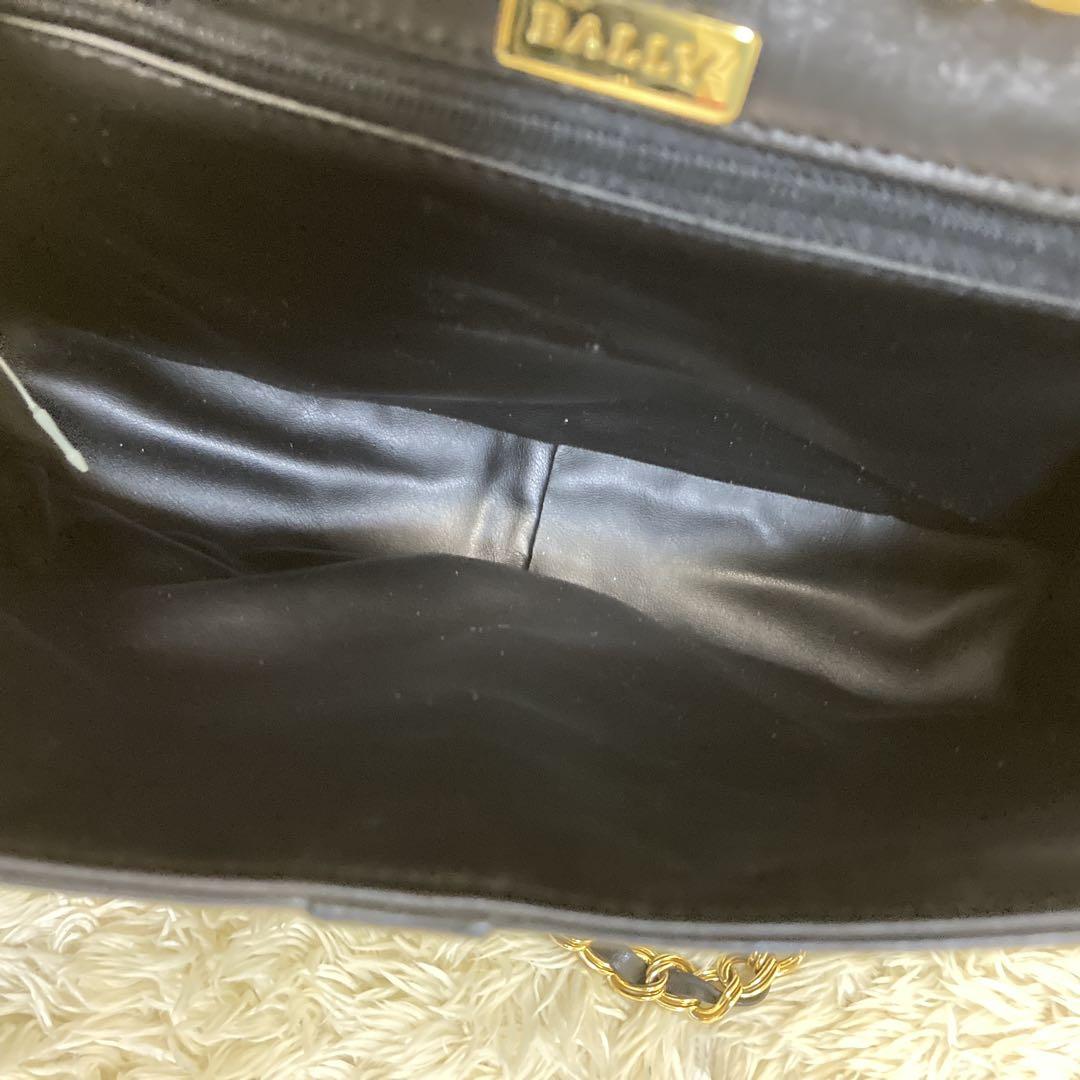 【極美品】✨BALLY キルティング　チェーンショルダーバックBK ゴールド金具