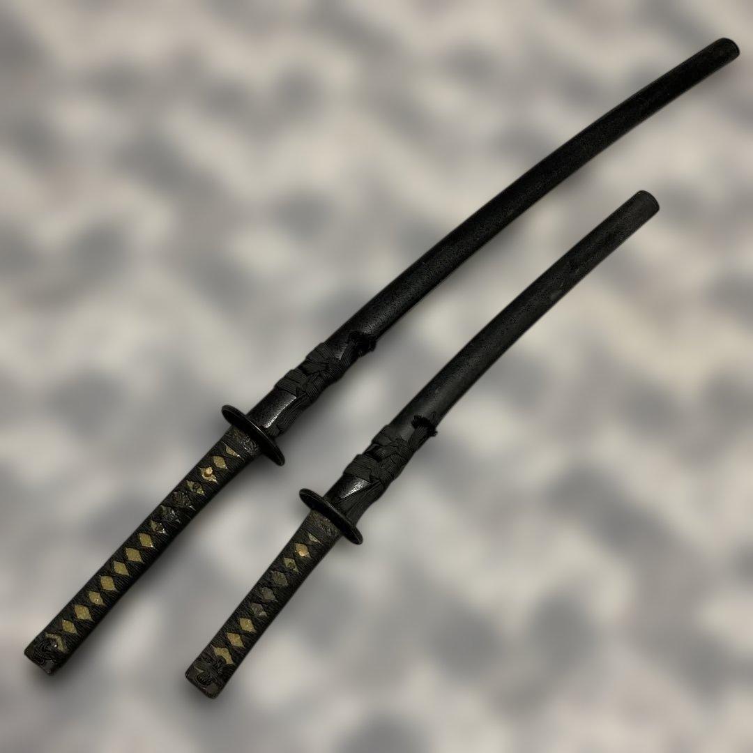 模造刀大小２本 黒柄 鶴松楕円鍔 黒梨地鞘