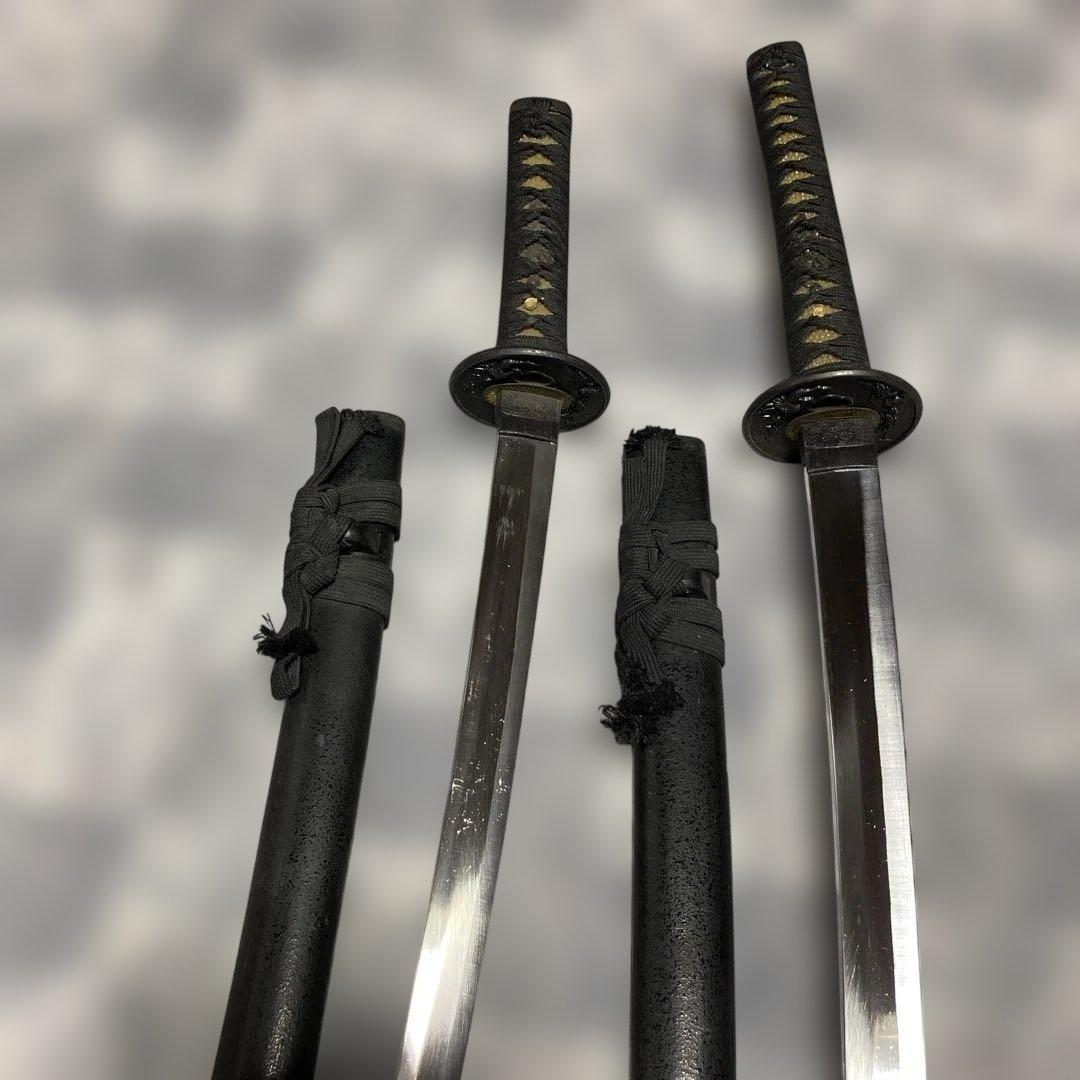 模造刀大小２本 黒柄 鶴松楕円鍔 黒梨地鞘