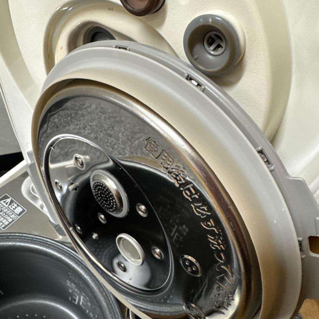 炊飯釜と中蓋　Panasonic SR-VSX108で使用の物