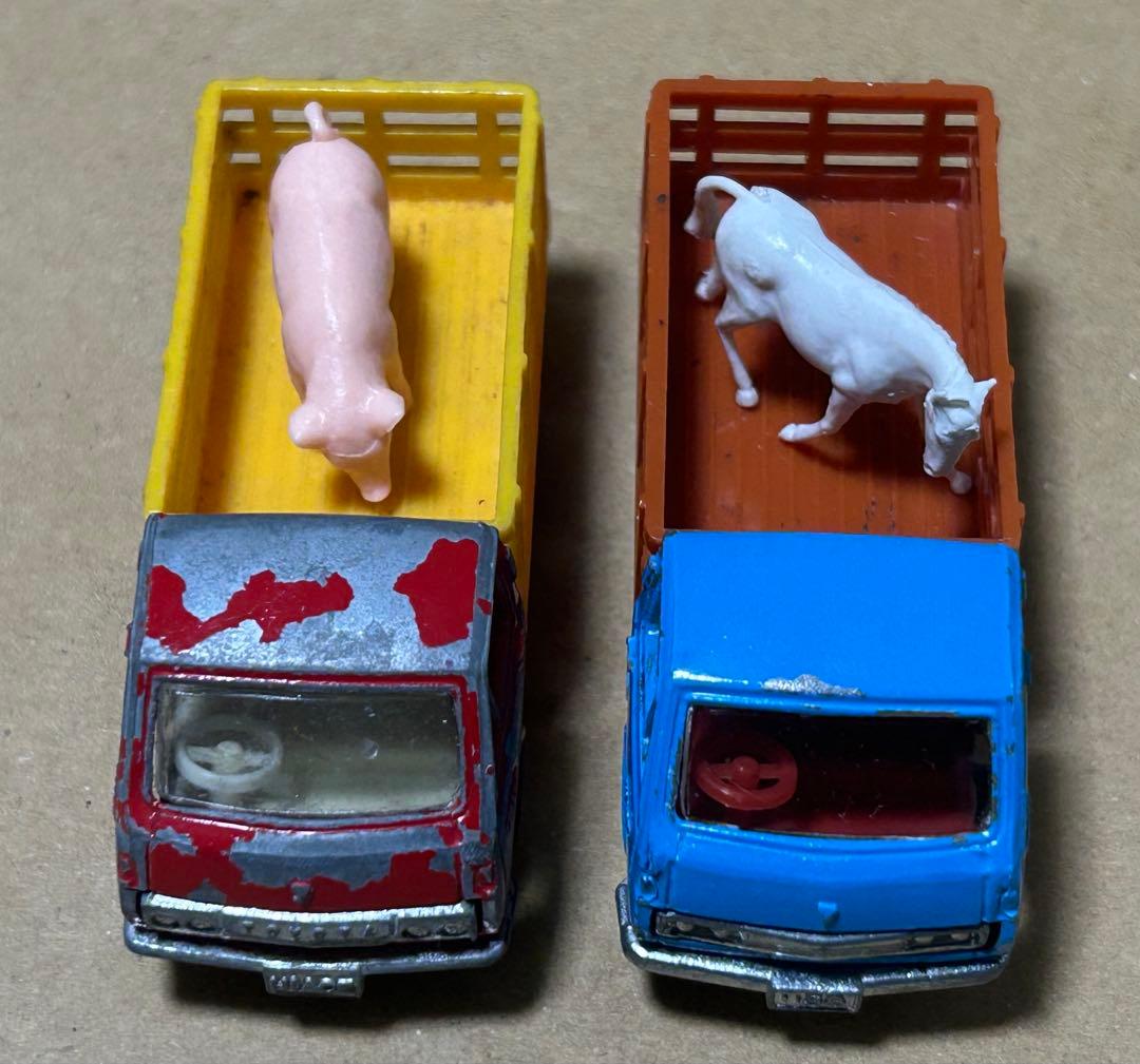 トミカ トヨタ ハイエース 牧場トラック 2台