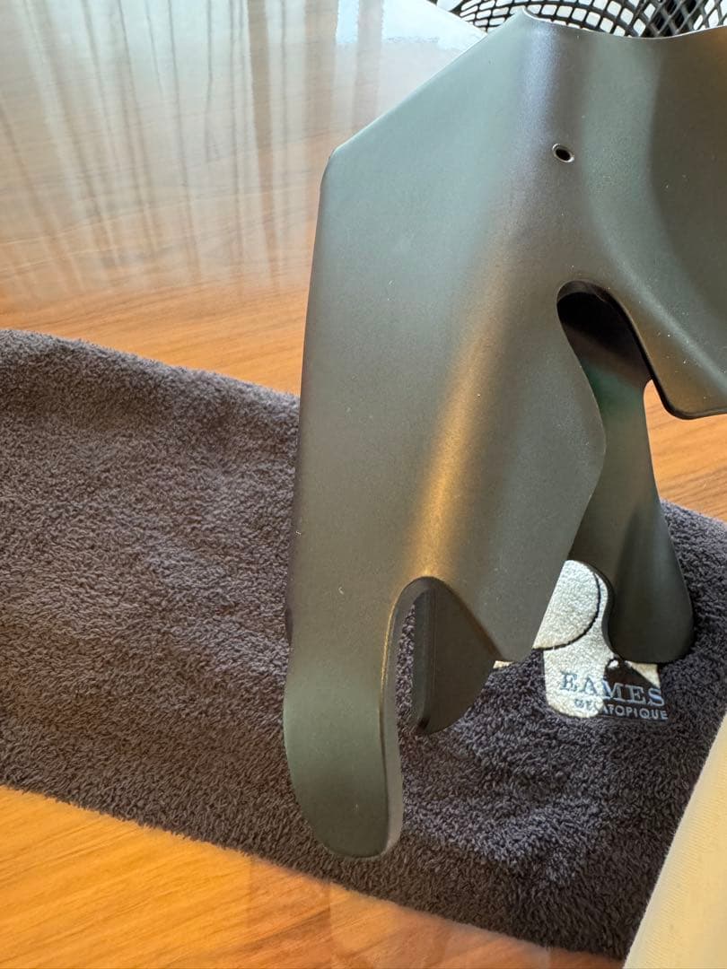 ヴィトラ　エレファントスツール　スモール　黒 ジェラートピケ イームズ 膝掛け