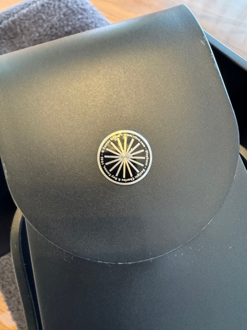 ヴィトラ　エレファントスツール　スモール　黒 ジェラートピケ イームズ 膝掛け