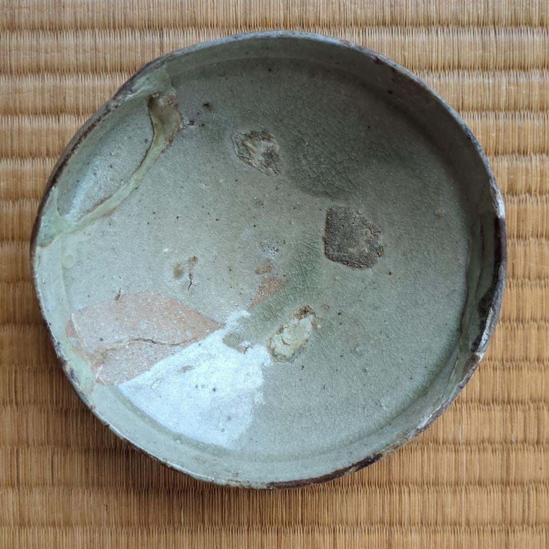 陶器製円形皿 木箱付き 古唐津茶碗　桃山時代　発掘品　骨董品　古美術　皮鯨　馬盥