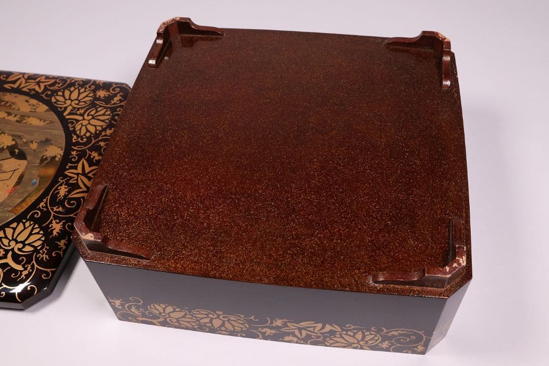 【MA693】加賀蒔絵 饅羹重 御所車 葵唐草 蝶 金蒔絵 螺鈿 木製 饅頭箱