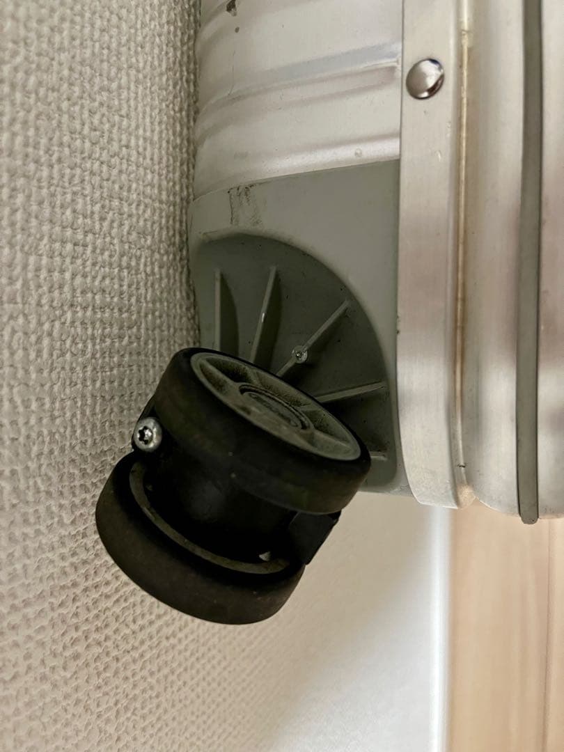 リモワ RIMOWA トパーズ キャビン マルチホイール 32L 4輪 シルバー