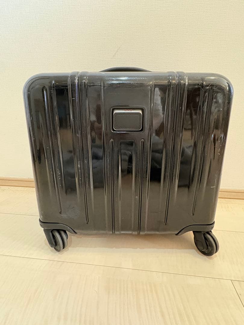 TUMI ブラック キャリーケース 4ホイール　V3
