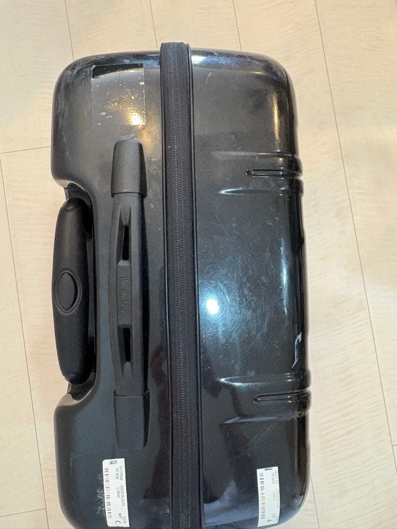 TUMI ブラック キャリーケース 4ホイール　V3