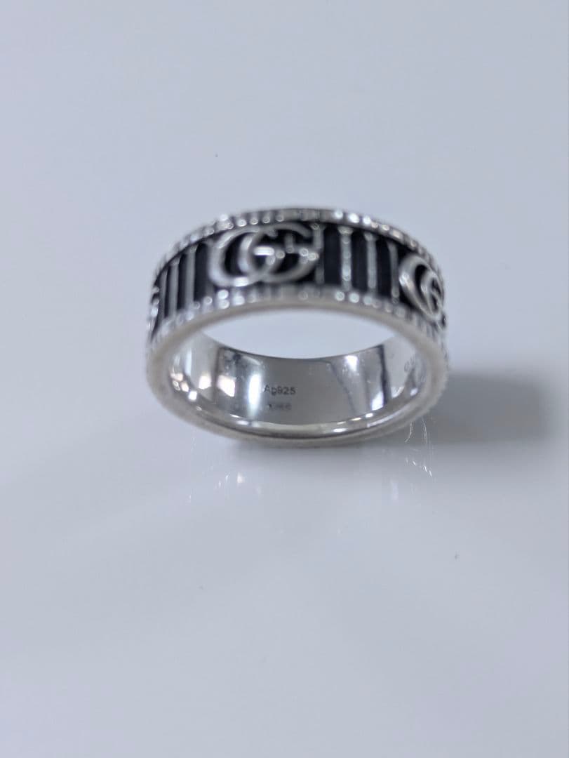 GUCCI インターロッキングG シルバー ブラック ロゴリング　17号