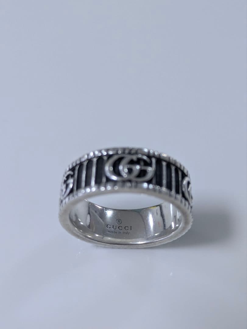 GUCCI インターロッキングG シルバー ブラック ロゴリング　17号