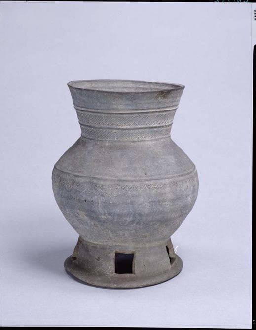 【 新羅土器 長頸壺 】　＊東京国立博物館台付長頸壺　同手