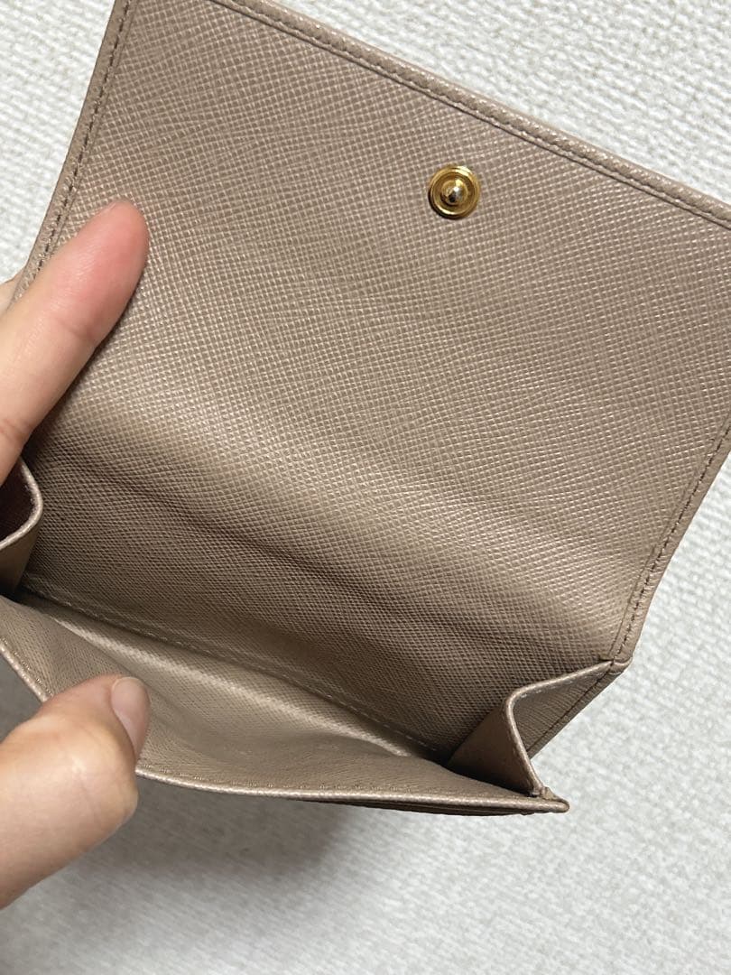PRADA 二つ折り財布 ベージュ サフィアーノレザー