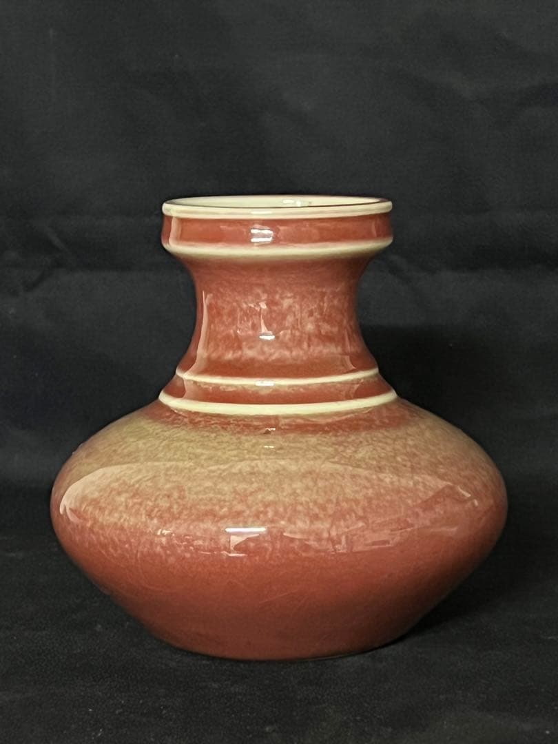文房具　清康熙　 紅釉花瓶/F2-66