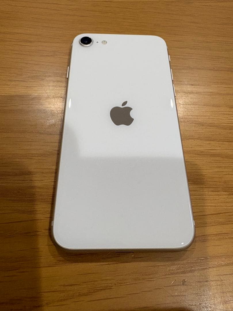 【ゆか】iPhoneSE3 ホワイト　128GB SIMフリー