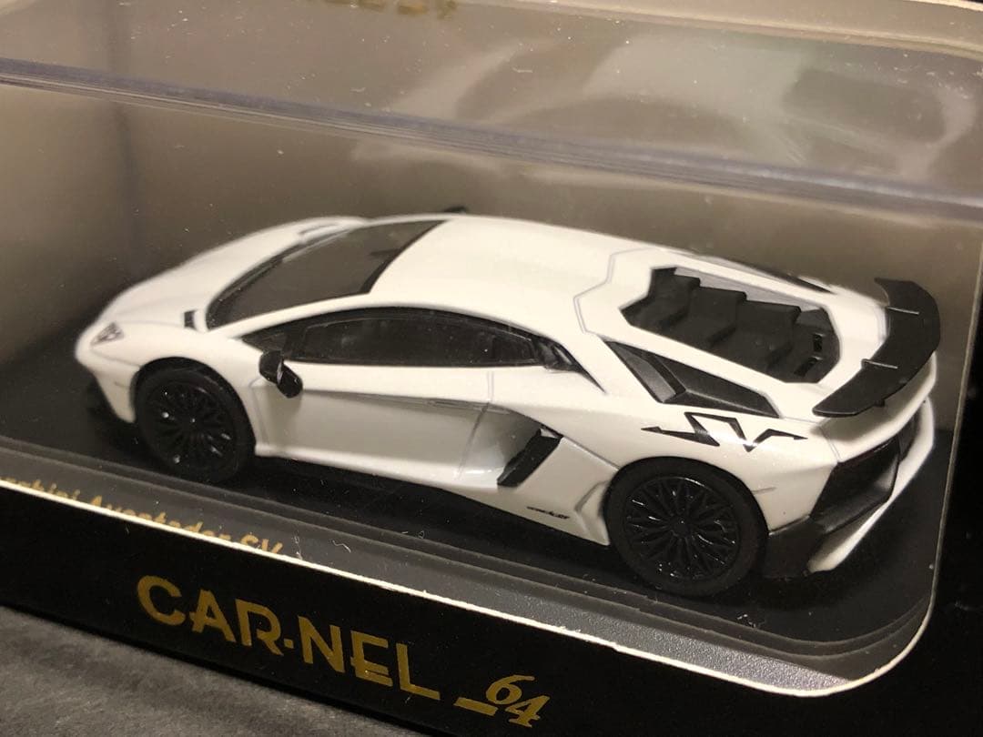 カーネル 1/64 ランボルギーニ アヴェンタドール LP750-4 SV 白