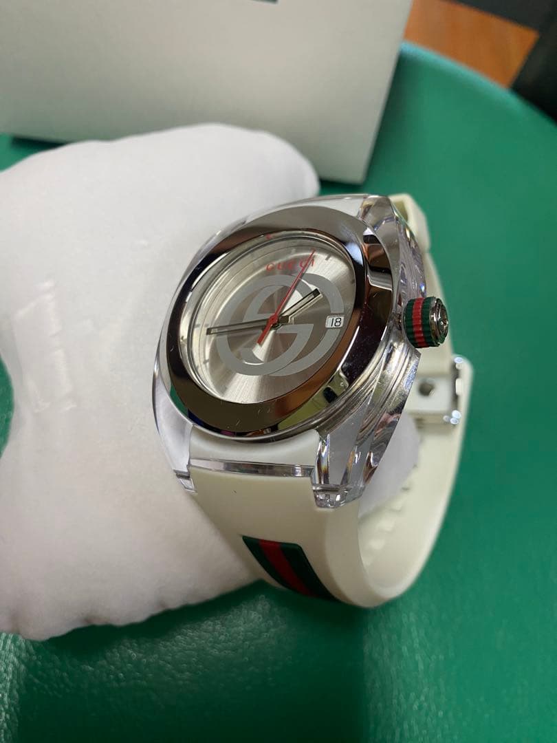 グッチ 腕時計 SYNCインターロッキングG シェリーライン 白色　ユニセックス