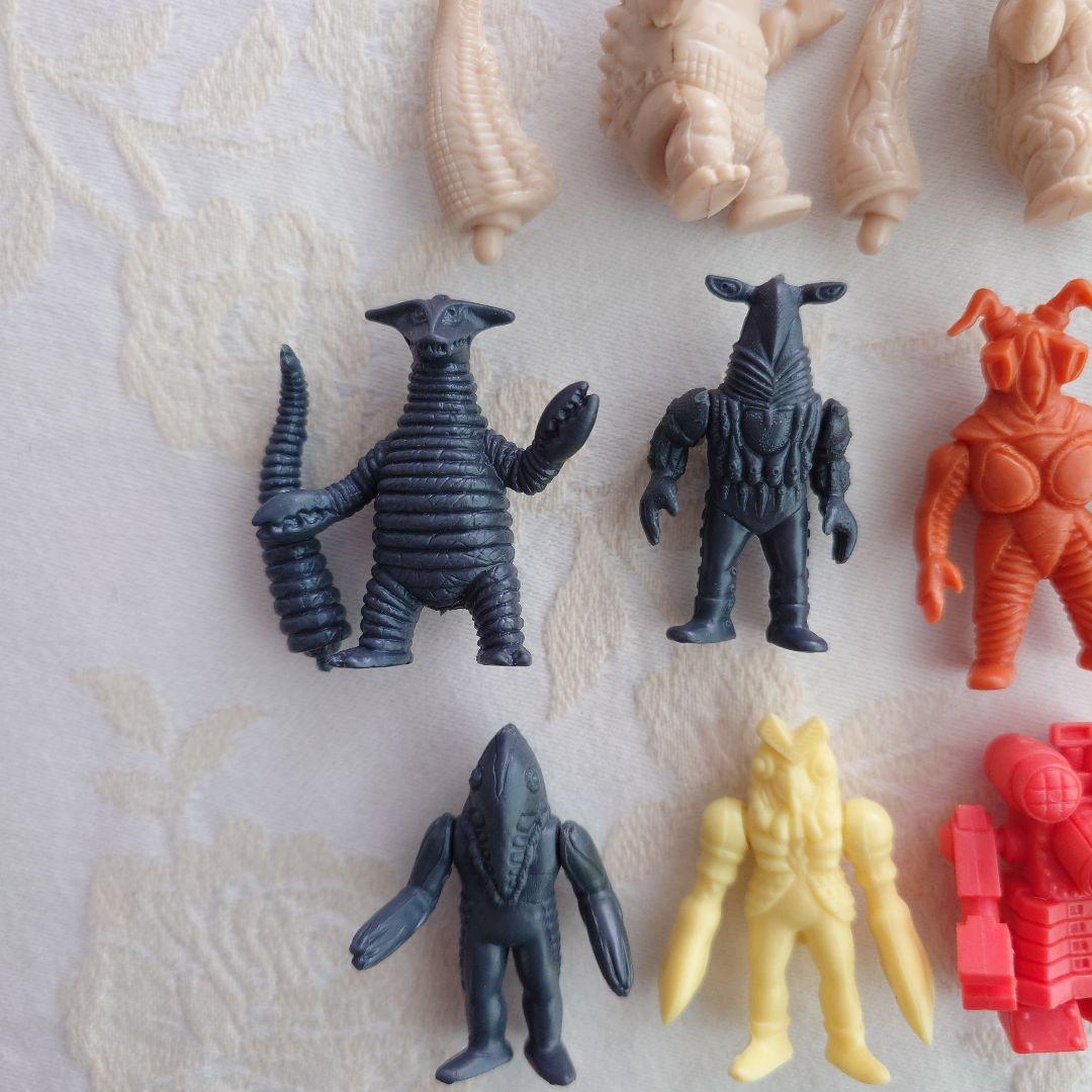 ウルトラマン大図鑑　怪獣大百科　消しゴム