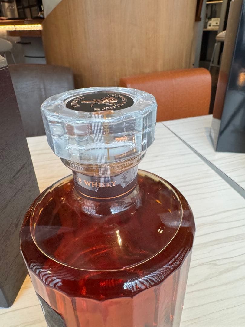 【未開栓・箱付き】響21年 サントリー ブレンデッドウイスキー 正規品