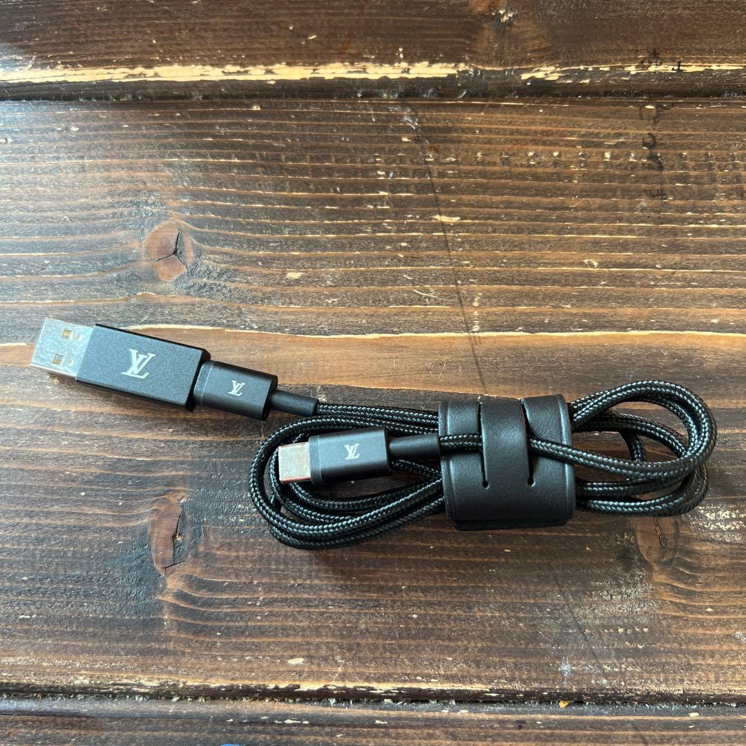 ルイヴィトン　ホライゾン　ワイヤレス　イヤホン　ピンク　QAB150【中古品】