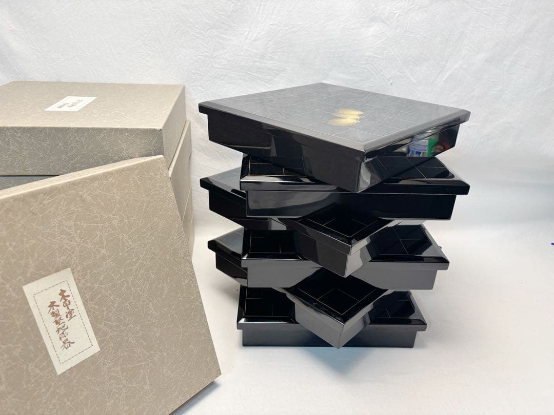 未使用 懐石道具 木曽黒塗 木製堅地 沈金松蒔絵 松花堂 弁当 6客揃 十字仕切