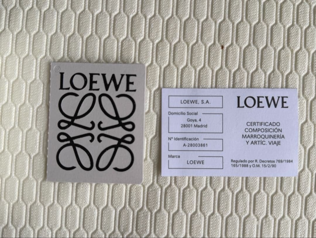 ❗️最終値下げ【美品】LOEWE ブローチ　正規品　シルバー