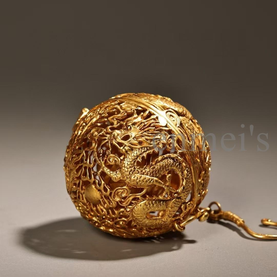 中国古美術品・珍品純銅製・高浮彫鎏金繍球香炉香囊・透彫・熏香炉・檀木箱付・香道具