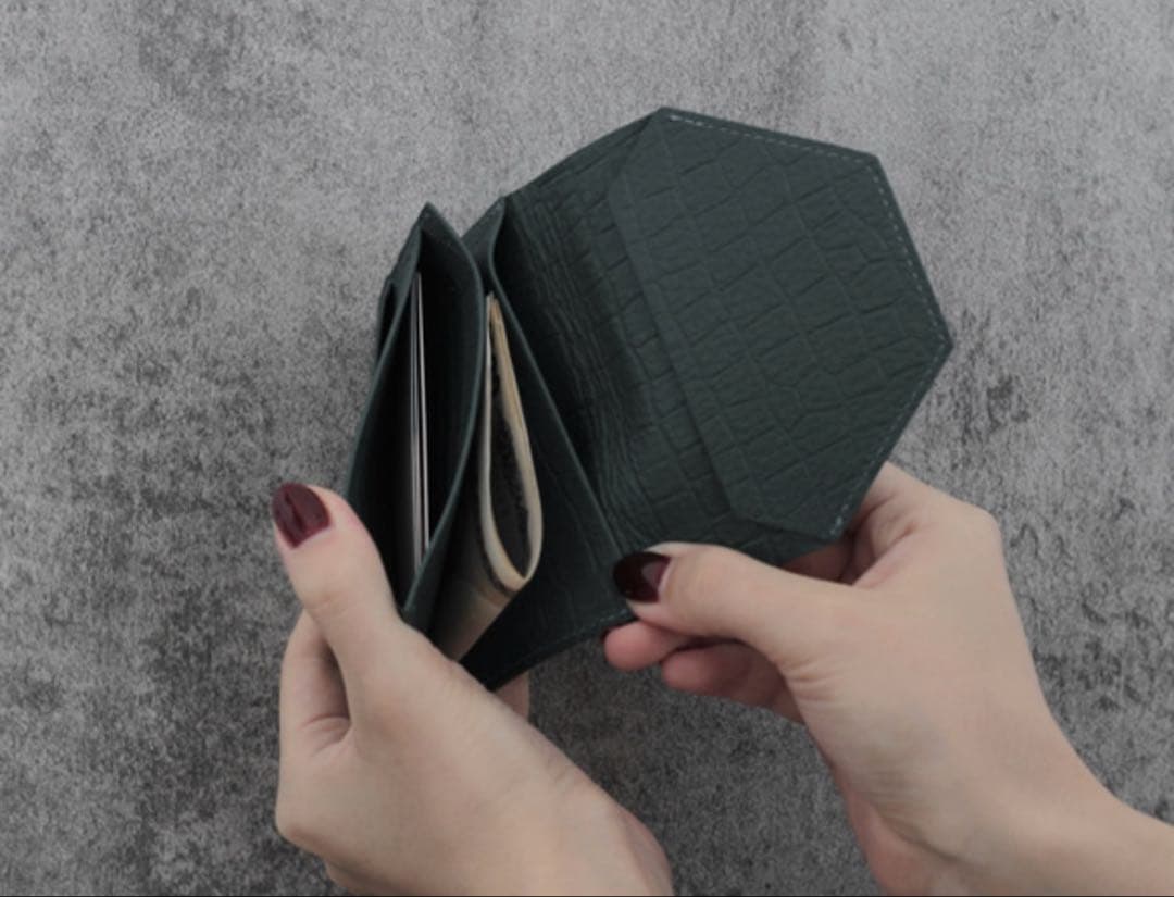 【美品】ci.wata small wallet シボ革/ブラック　ほこまる