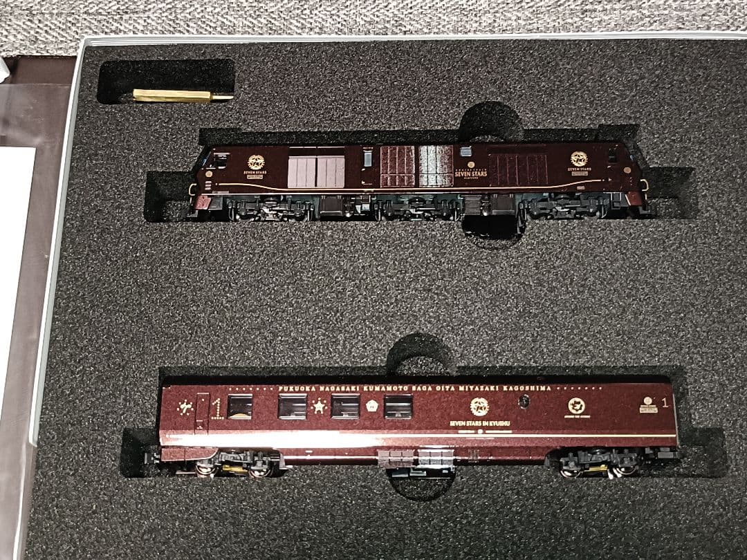 【未使用】KATO 10-1519クルーズトレイン「ななつ星in九州」8両セット