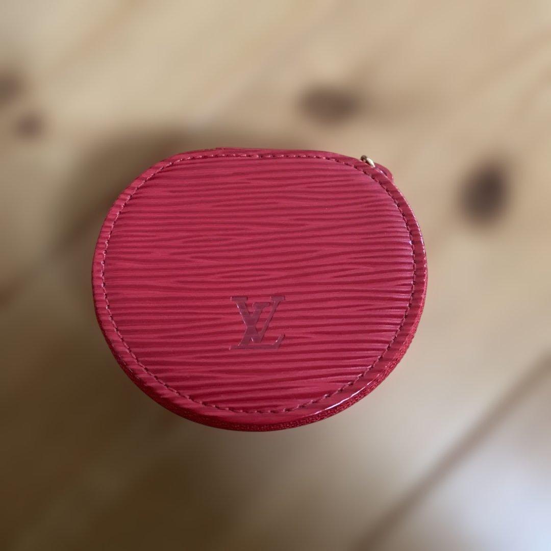 Louis Vuitton エピレザー ケース レッド