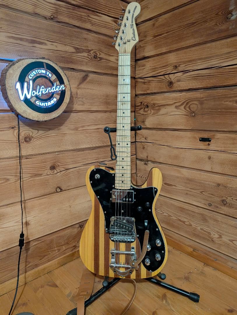Custom エレキギター　ストライプ