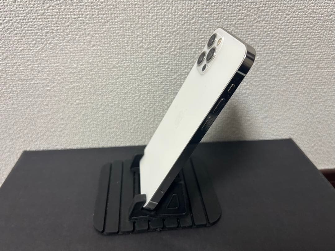 しゃな Apple iPhone 12 Pro シルバー 本体　512GB