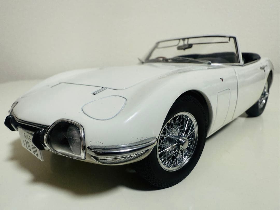 AUTOartオートアート/Toyotaトヨタ 2000GT 007 1/18