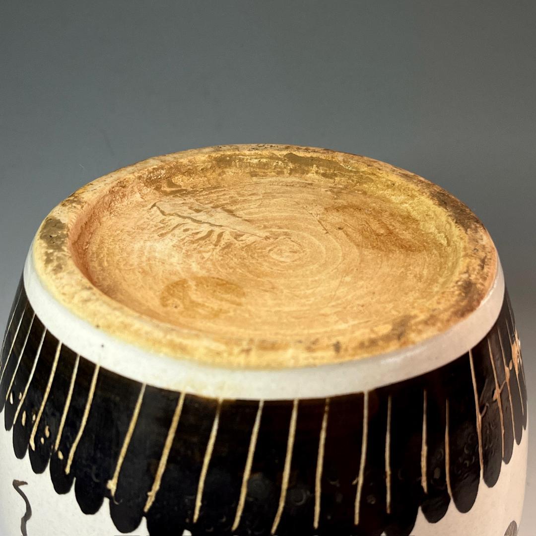 唐物 磁州窯 白地陰刻文魚紋瓶 白化粧無地陶 灰褐色 刻線文 SN83