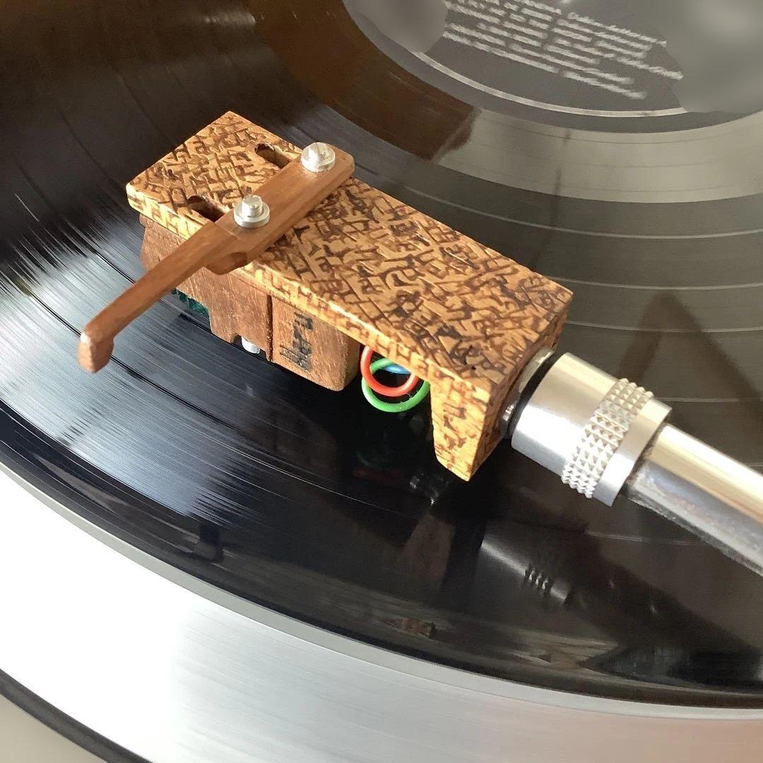 レコード関連機器、木のヘッドシェル、カートリッジ、交換針セット(計18g)