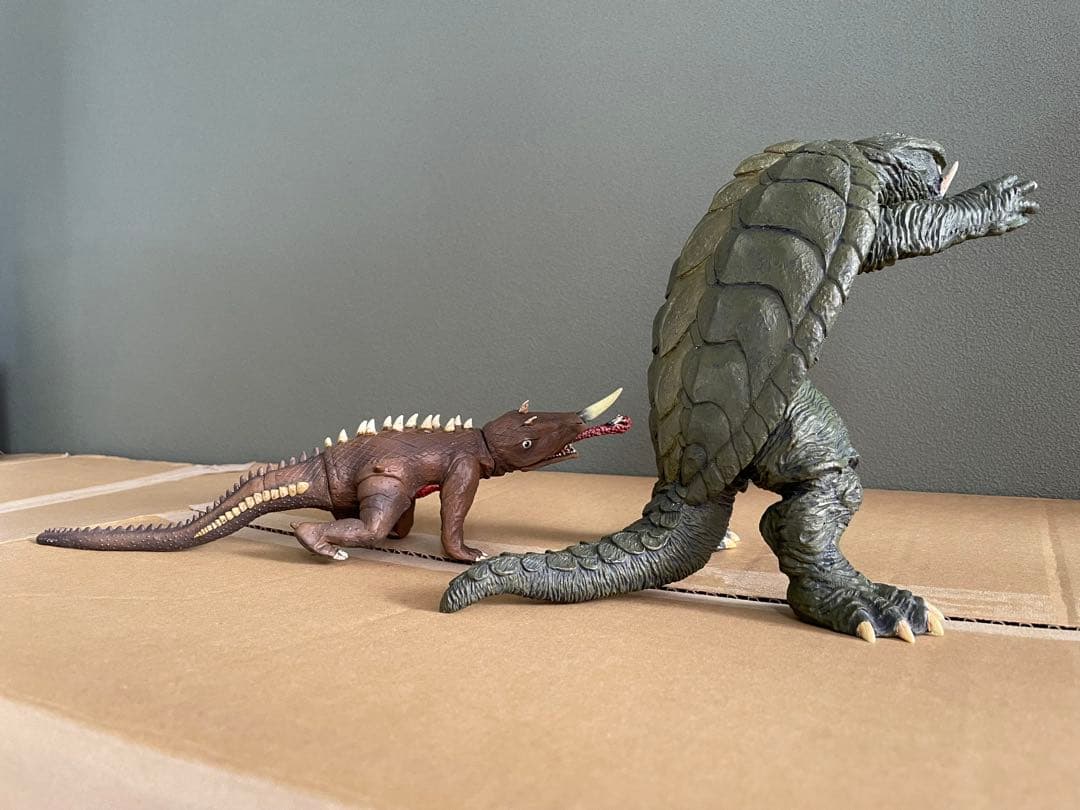 ガメラ1995レキンキャストキット完成品とユージン大映特撮シリーズバルゴン他3体